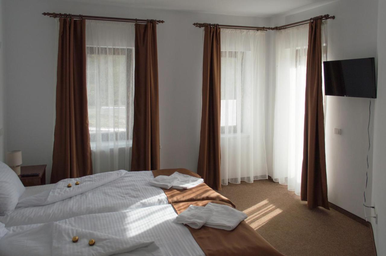 Pensiune Casa Ampeia Alba Iulia Ngoại thất bức ảnh